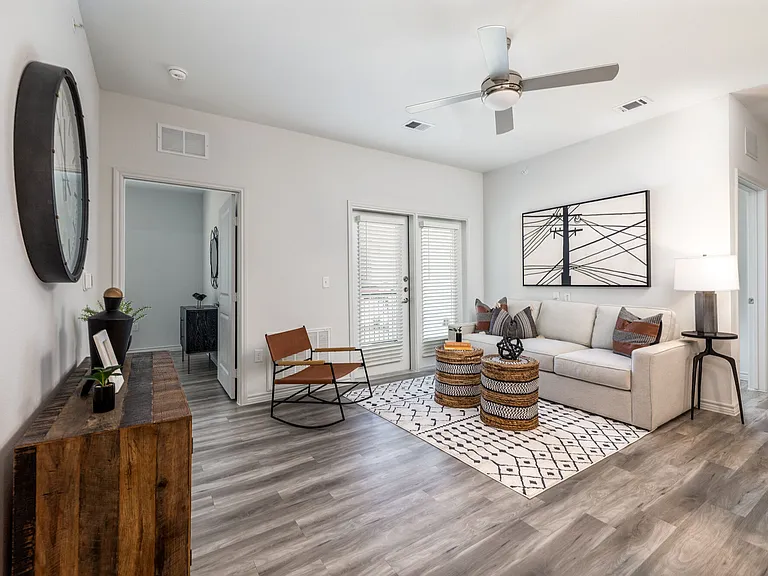 Moonlight Apartments — Photo 30