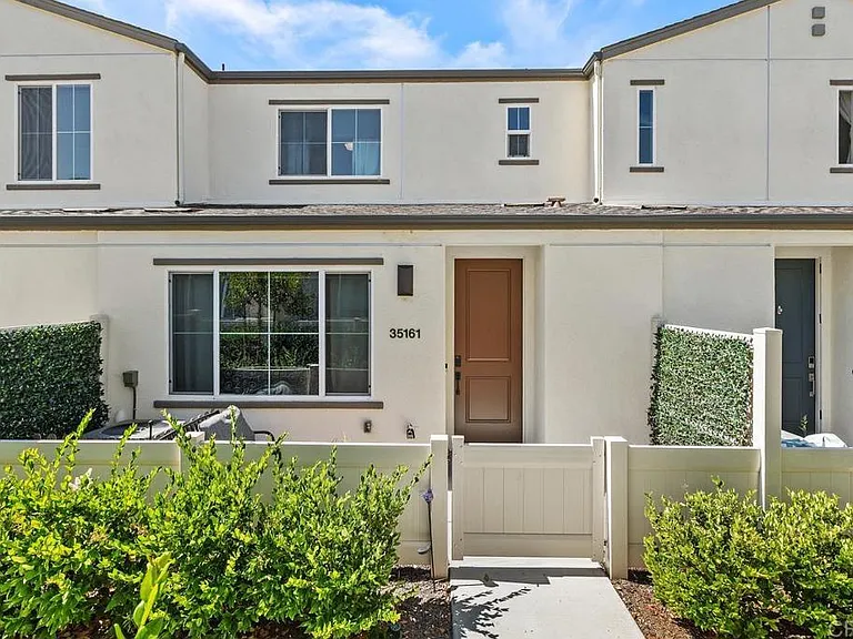 35161 Grove Trl — Photo 1