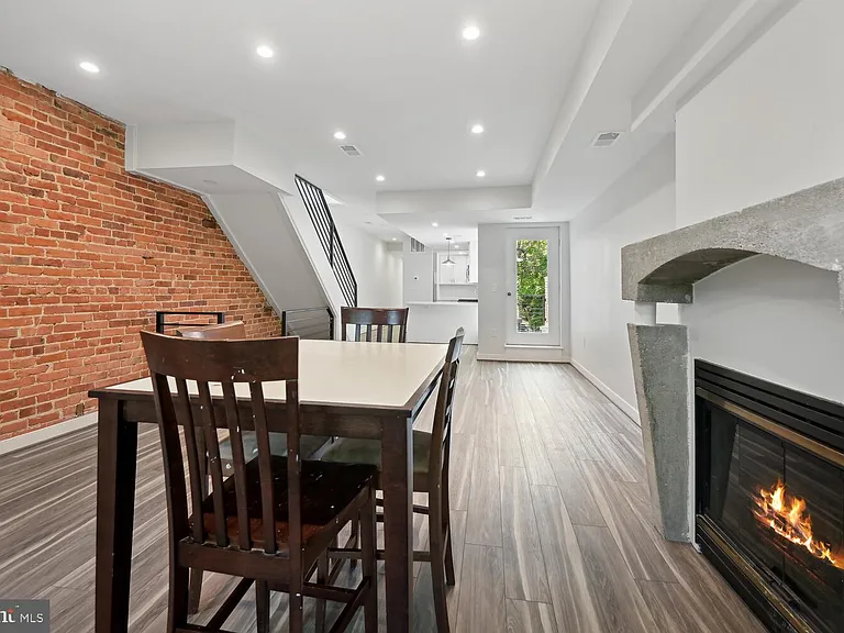 1850 Ingleside Ter NW #2 — Photo 5