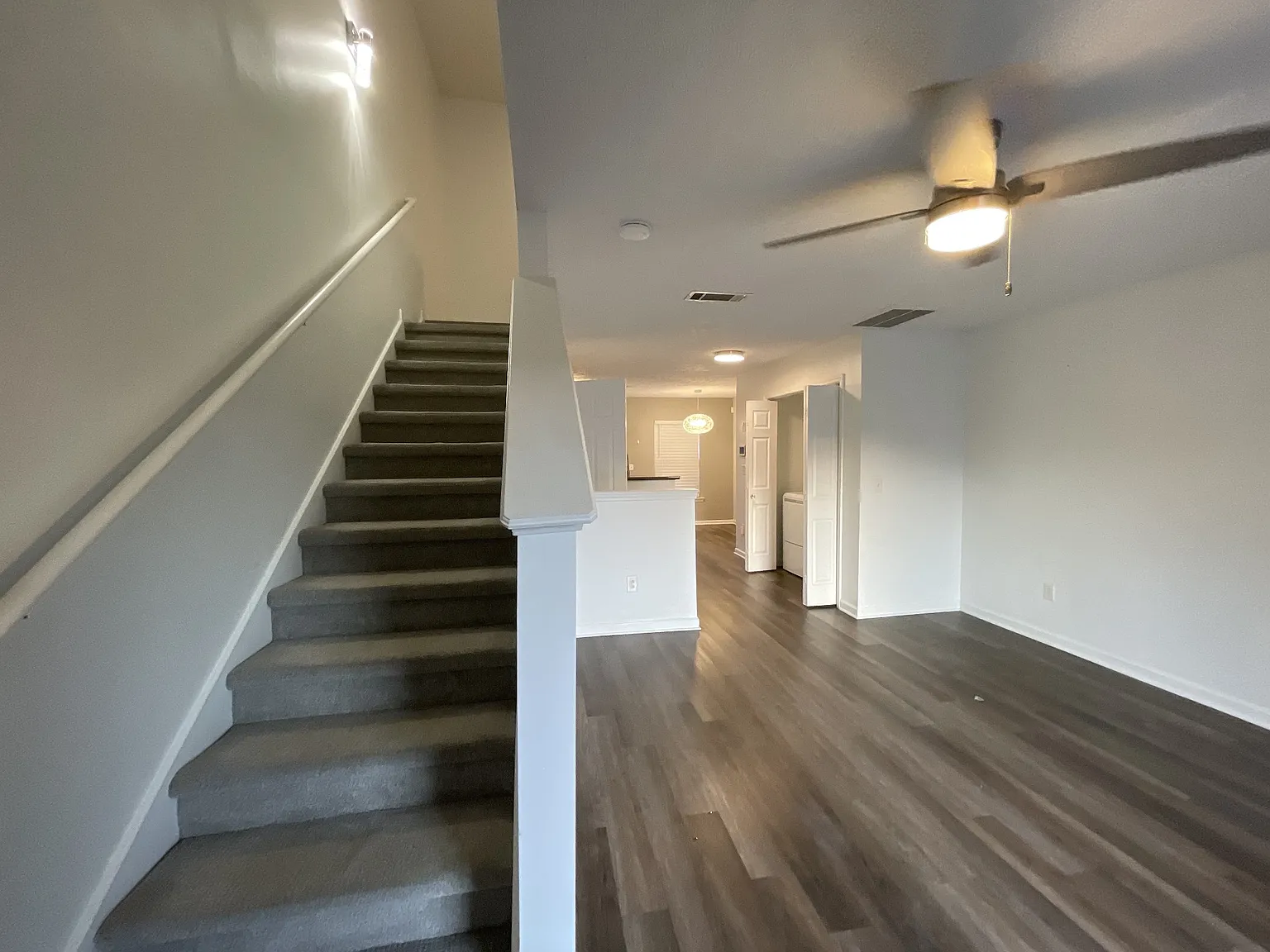 2 bed, 2.5 bath, 1164 sqft, $1,800 — Photo 3