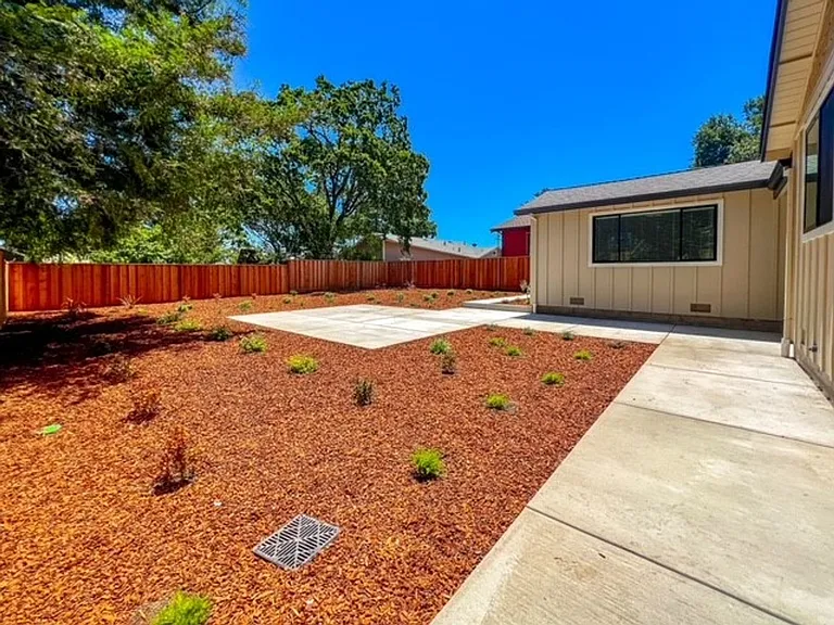 244 Foothill Blvd — Photo 23