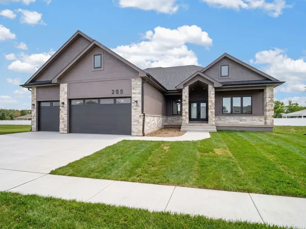255 NW Woodmoor Dr, Waukee, IA 50263