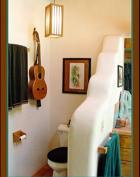Main bathroom detail.