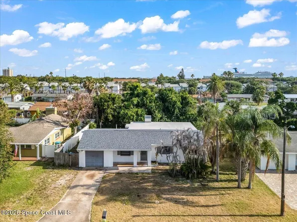 218 Harbor Dr, Cape Canaveral, FL 32920