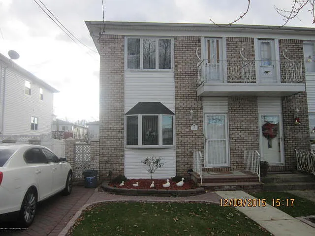 36 Carpenter Ave photo 1