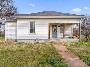 503 N Pearl St, Trenton, TX 75490