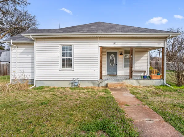 503 N Pearl St, Trenton, TX 75490