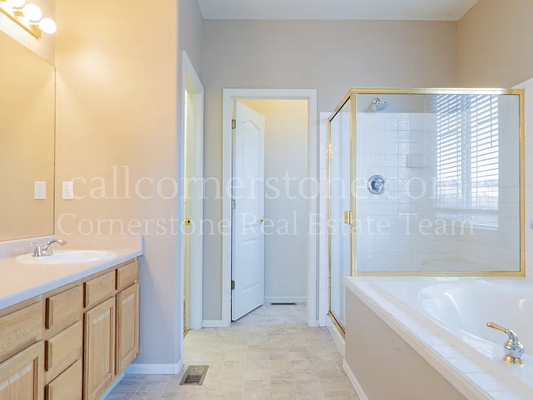 3305 Hollycrest Dr — Photo 21