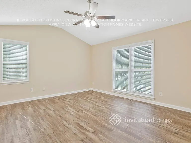 251 Warrenton Dr — Photo 17