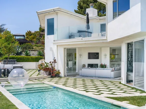 2379 Venus Dr, Los Angeles, CA 90046