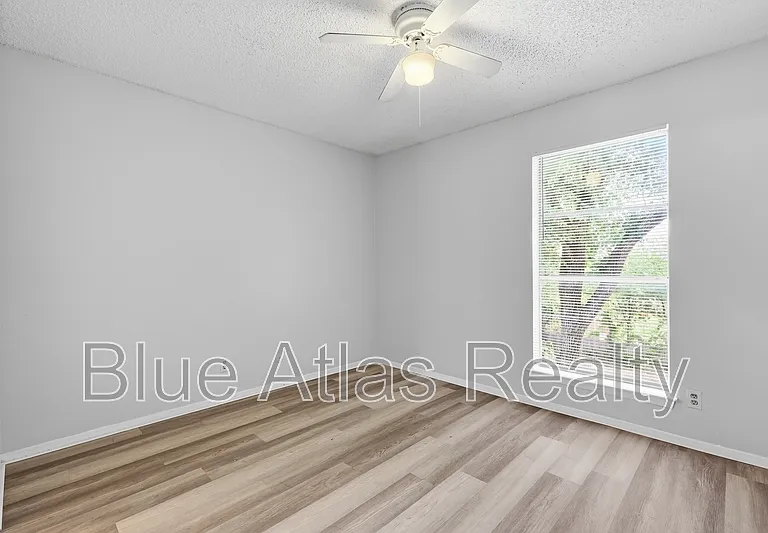 3828 Coates Cir — Photo 6