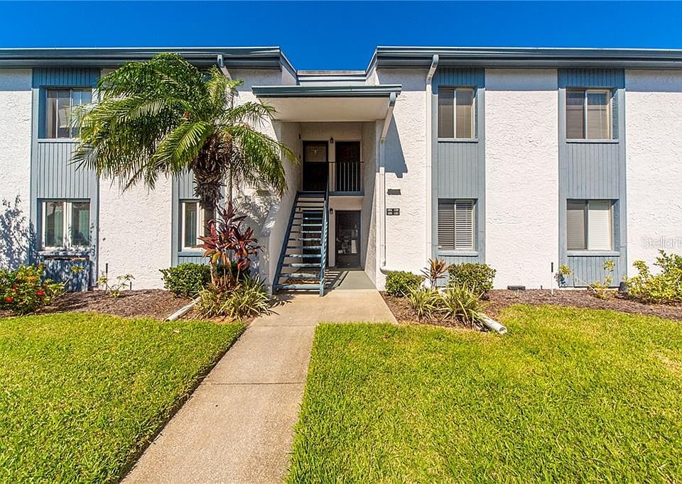 1st image of 122 Cypress Ln #1