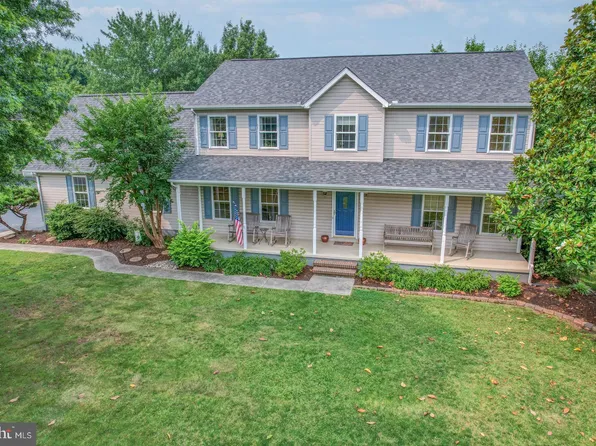 12 Waterwheel Cir, Dover, DE 19901