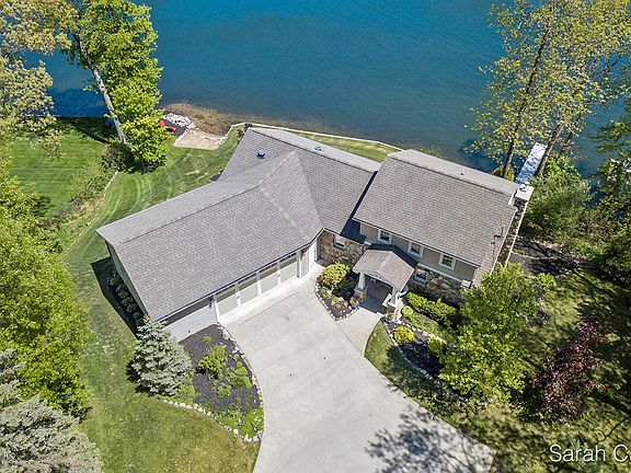 3rd image of 8796 Brower Lake Dr NE