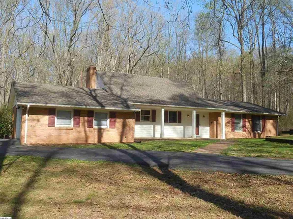 206 W Hill Farm Dr, Staunton, VA 24401
