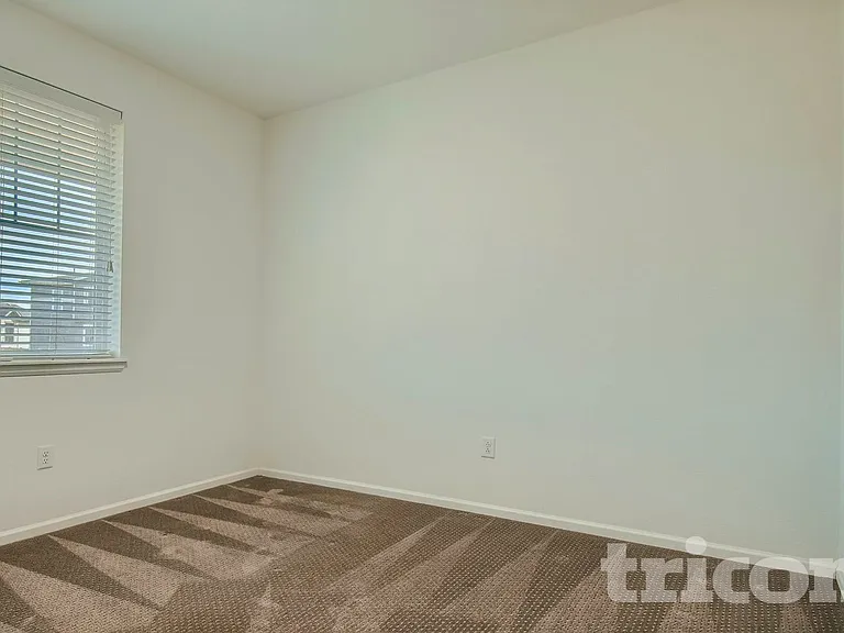 10545 Boston St — Photo 7