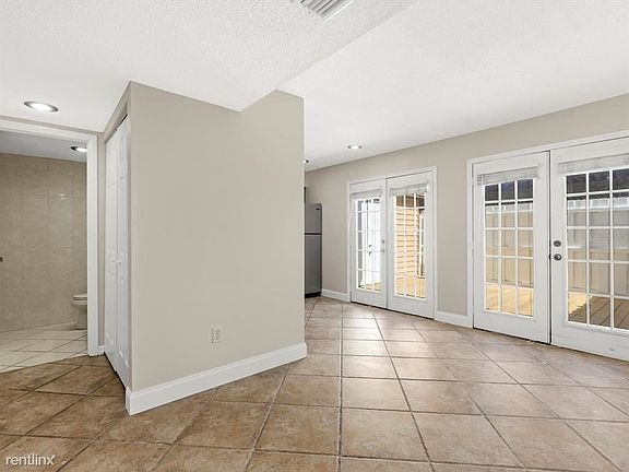 3rd image of 1839R Clearbrooke Dr