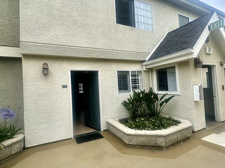 Terrace Trousdale Apartments — Photo 40
