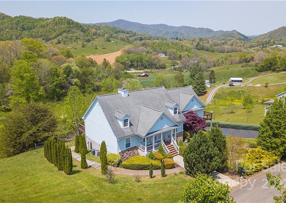 1st image of 412 Everview Ln