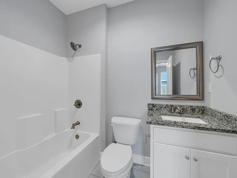 942 Ashley Ln #B — Photo 9
