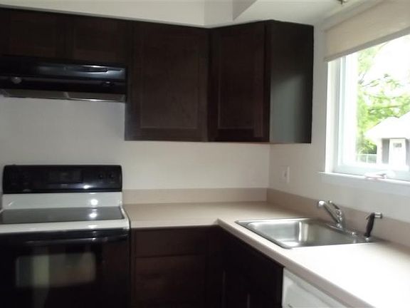 3rd image of 2816 Bombridge Ct Unit 38