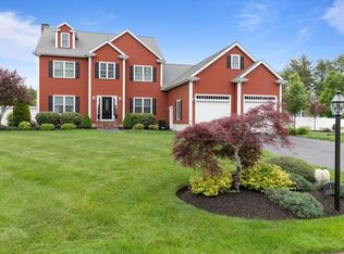 8 Christopher Ln, Hanson, MA 02341
