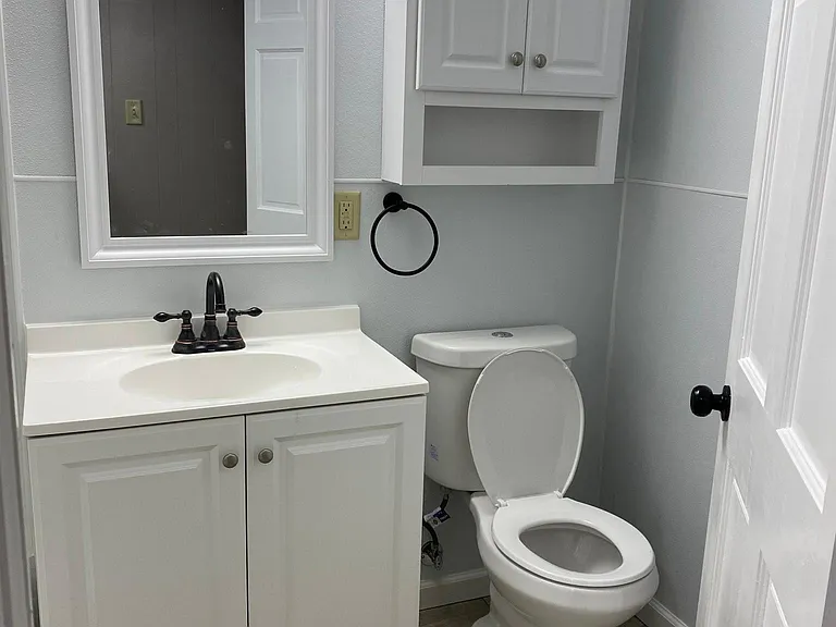 211A N Railroad St — Photo 32