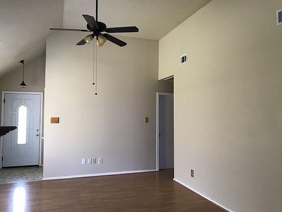 4th image of 11815 Asher Ln