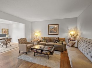 10940 Abbott Ln, Minnetonka, MN 55343