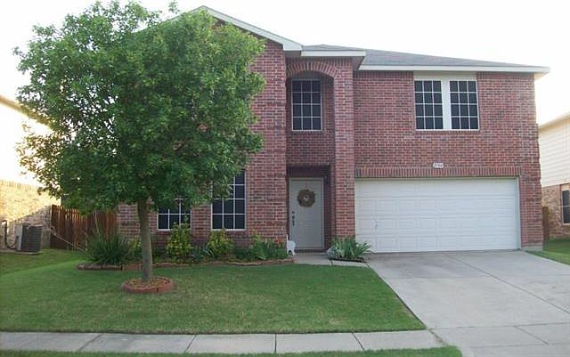 1st image of 2704 White Oak Dr