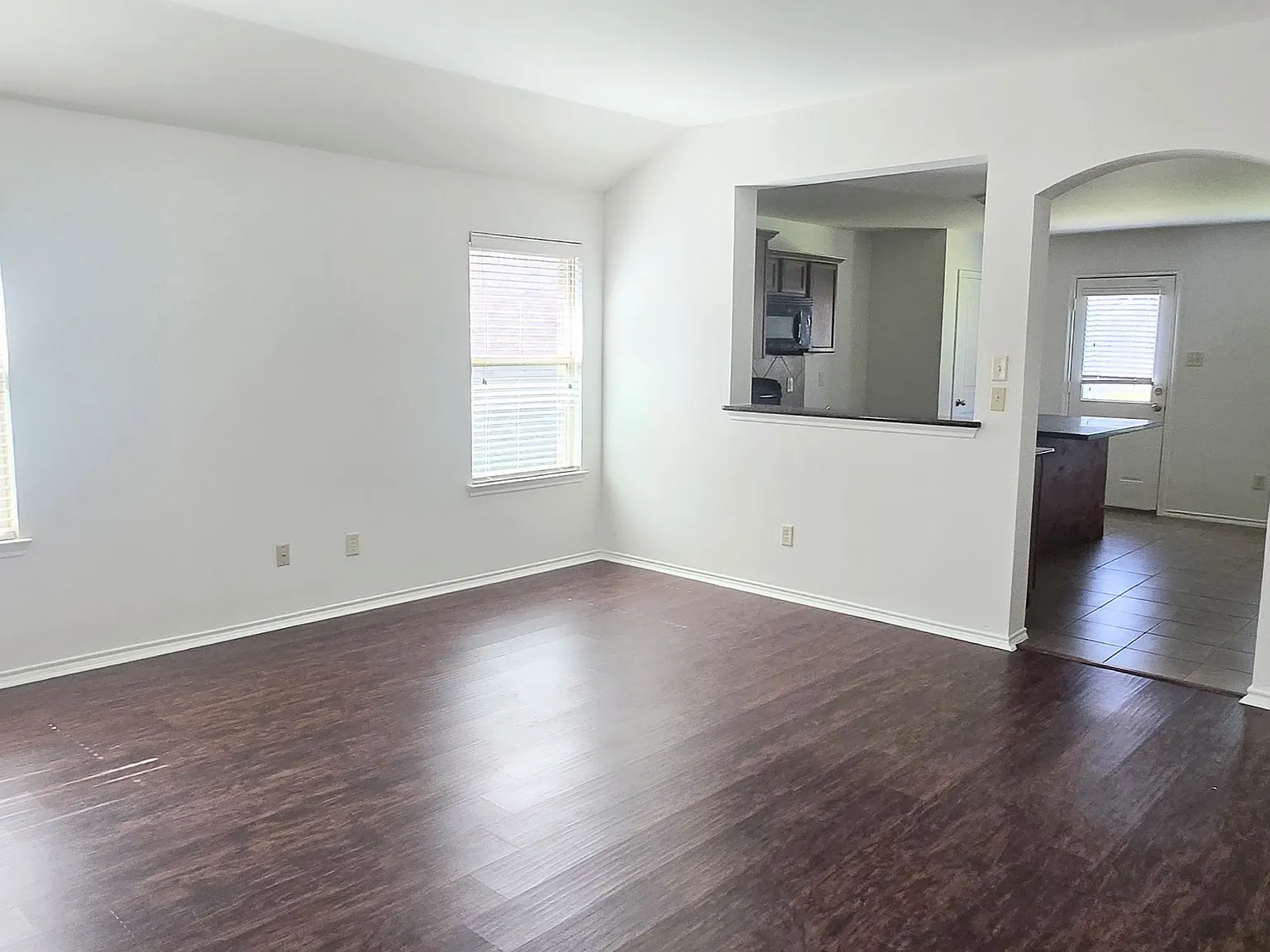 4 bed, 1645 sqft, $1,950 — Photo 2