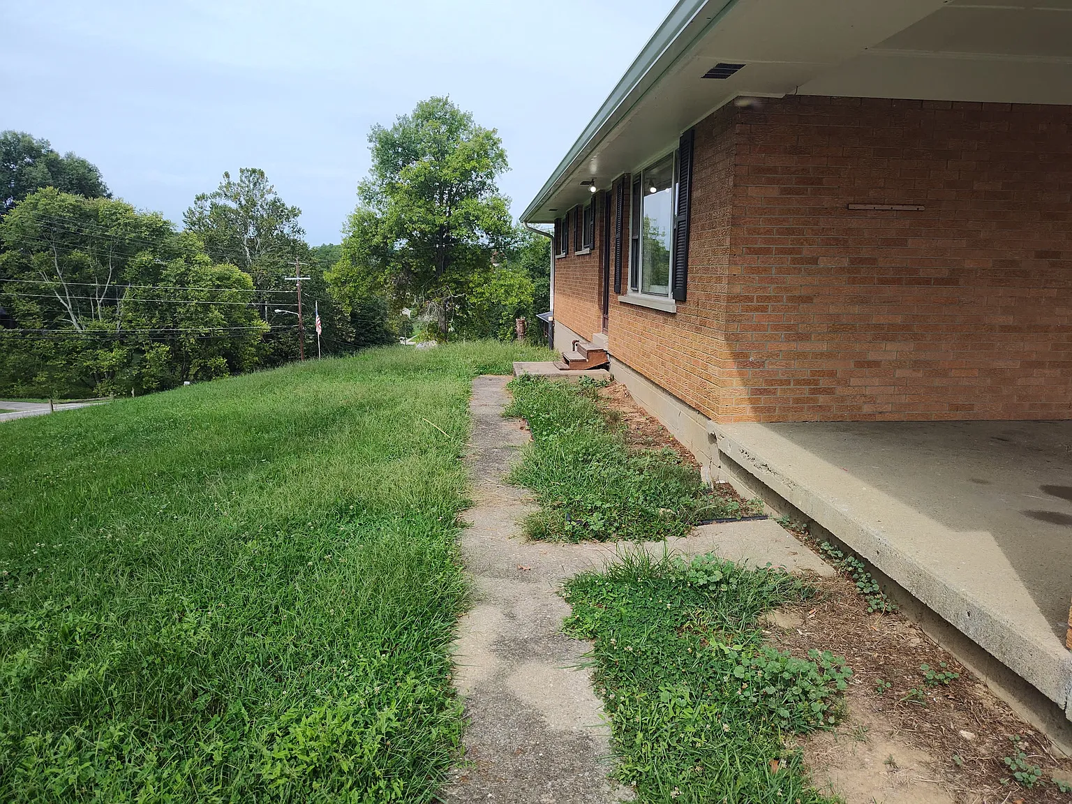 3 bed, 1200 sqft, $1,800 — Photo 3
