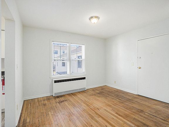 3rd image of 2002 S Westnedge Ave #4
