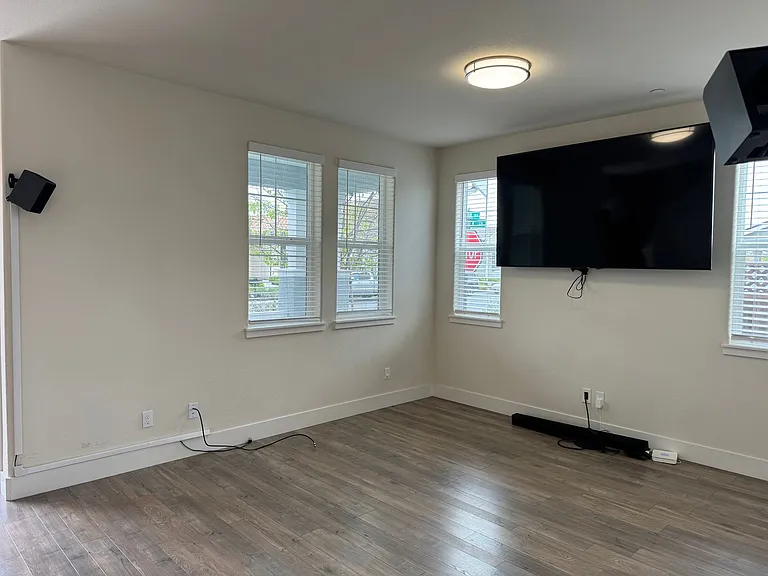14343 Sherman Blvd — Photo 10
