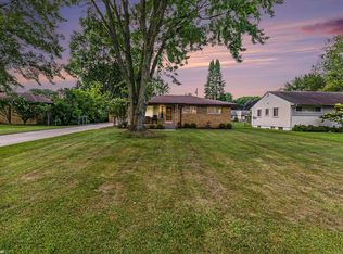 23350 Mapleview St, Macomb, MI 48042