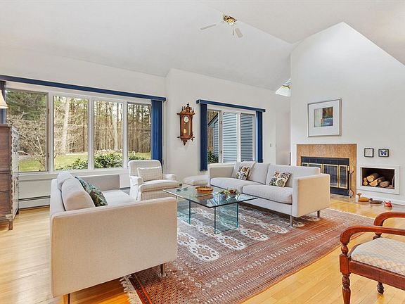 5th image of 781 Strawberry Hill Rd