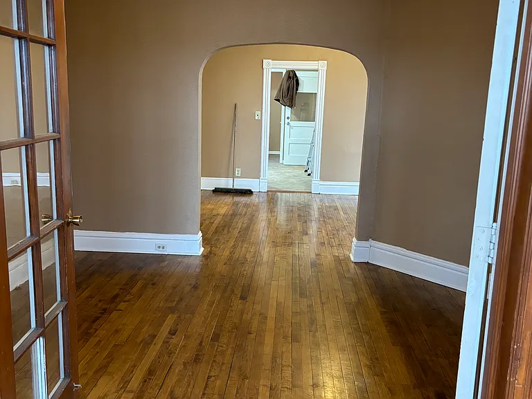 863 York Ave — Photo 3