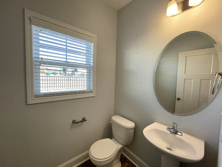 5137 Thruway Rd — Photo 5
