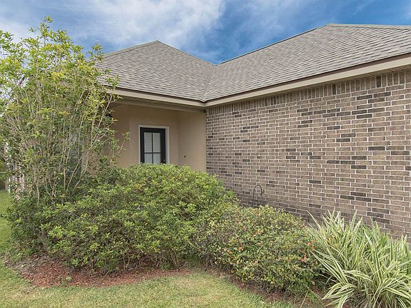 3rd image of 103 Sabine Dr