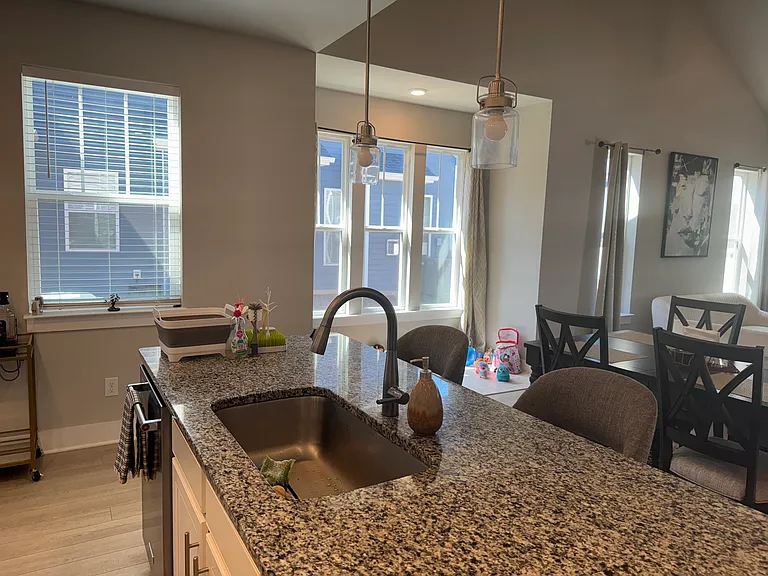 104 Greensdale Ln — Photo 5