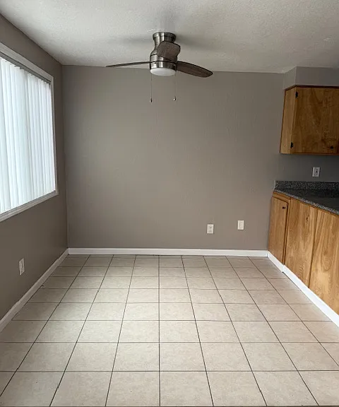 Evergreen Park Apartments — Photo 14
