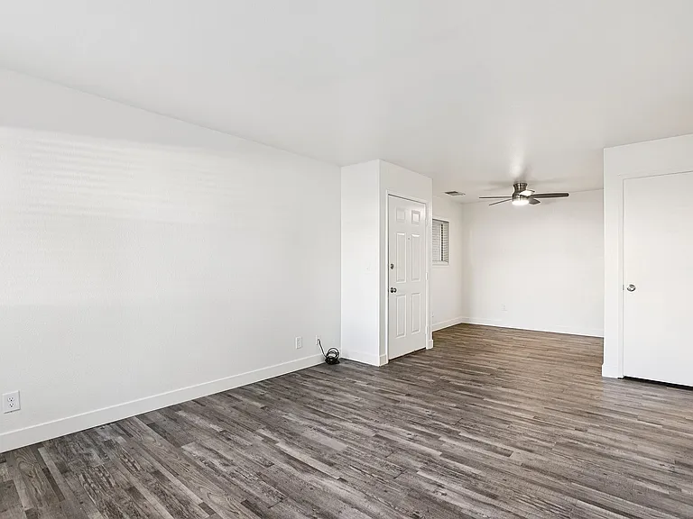 Interior 2x2
