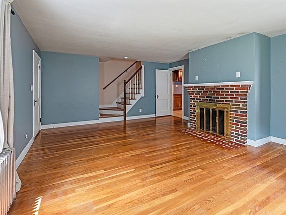 4th image of 422 Mill St