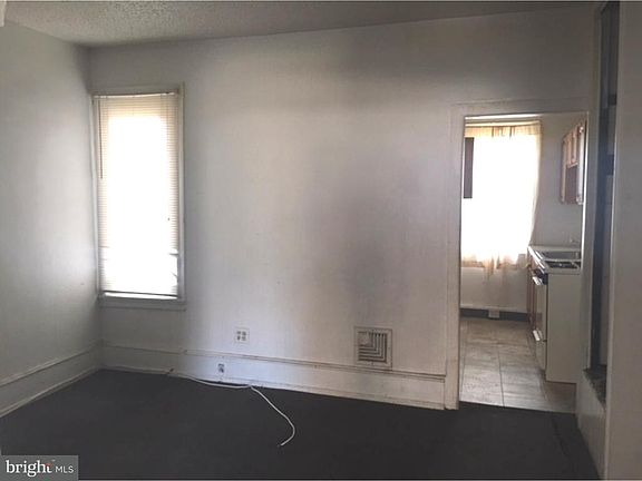 3rd image of 660 E Ontario St