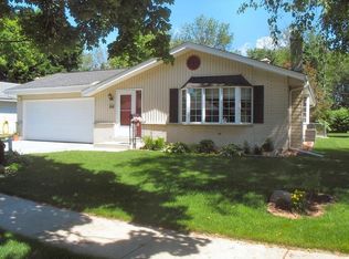 1514 Concord Ln, West Bend, WI 53095