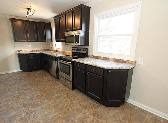 5th image of 8514 General Grant Ln