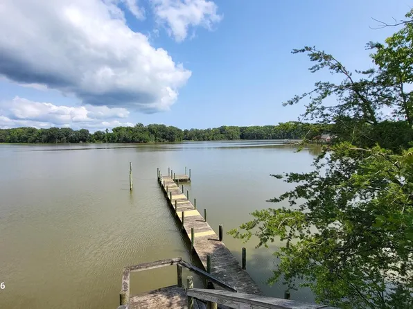 224 Anchor Ln, Colonial Beach, VA 22443