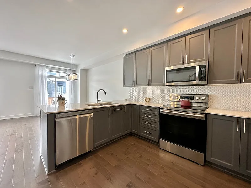 297 Joshua St — Photo 4