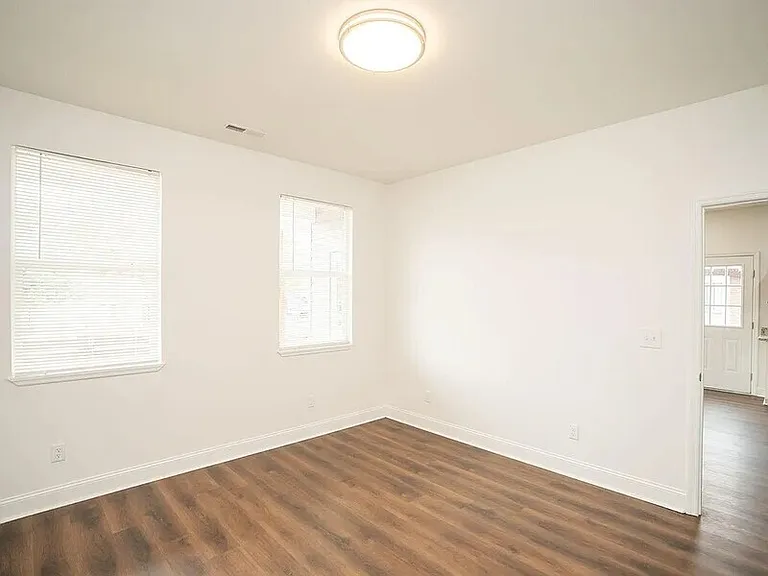 3906 6th Ave — Photo 10
