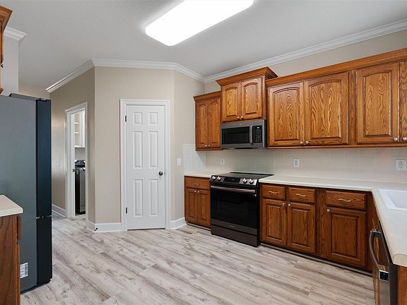 3rd image of 1524 Emperor Ct